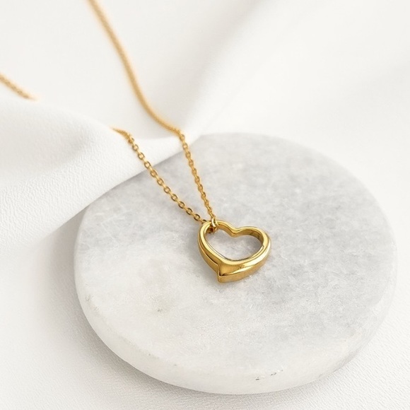 Hollow Heart Necklace | Gold Plated Stainless Steel - Picture 4 of 5